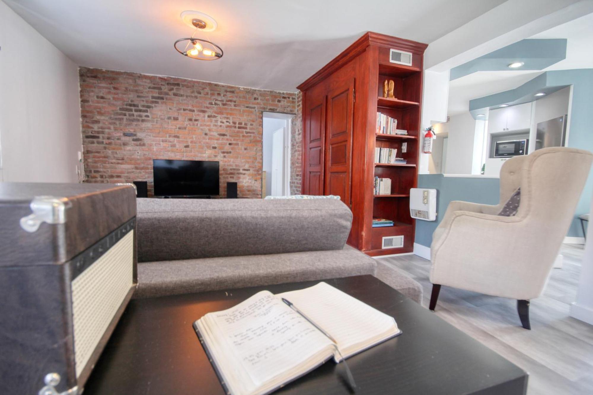 Quebec Grand Appartement By Hebergements Dcl Luaran gambar